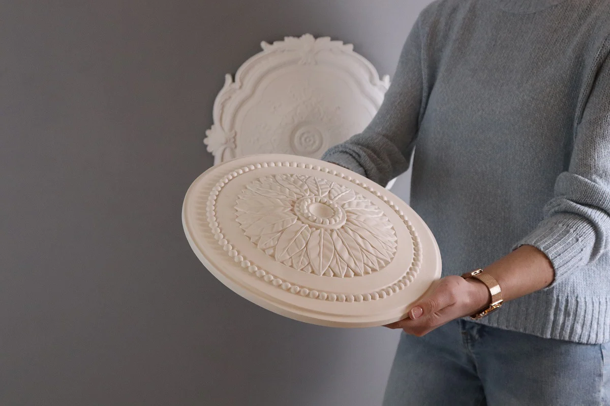 DM4052 Victorian Plaster Ceiling Rose 320mm - Image 2