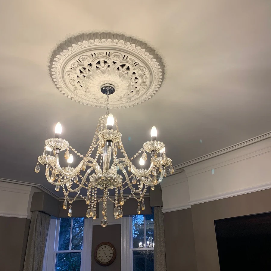 DM7003 Victorian Plaster Ceiling Rose 795mm - Image 3